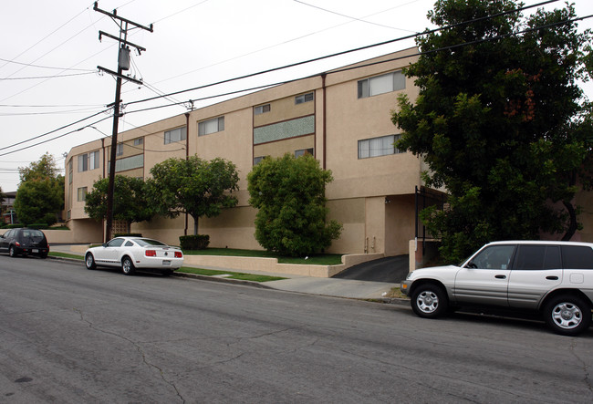 323 Warren Ln in Inglewood, CA - Foto de edificio - Building Photo