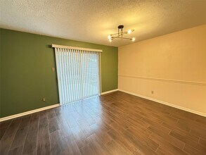 16002 Havenhurst Dr in Houston, TX - Building Photo - Building Photo