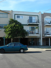 692 Sylvan St in Daly City, CA - Building Photo - Building Photo