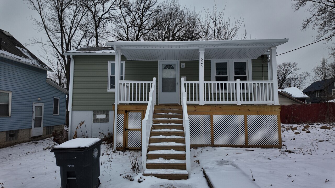 526 Gridley Ave in Akron, OH - Building Photo