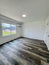 Bradley Apartments in Flint, MI - Building Photo - Building Photo