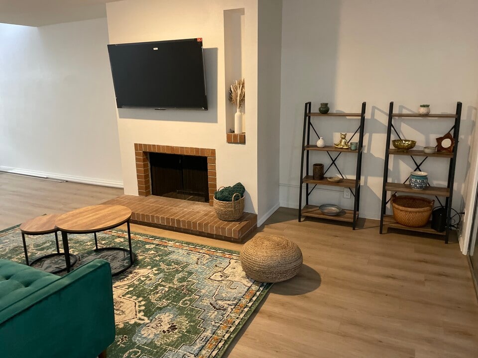 440 N Dodge Blvd, Unit Master Bedroom in Tucson, AZ - Foto de edificio