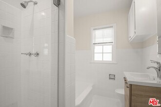 405 Shirley Pl in Beverly Hills, CA - Building Photo - Building Photo