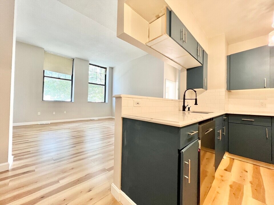 15 Ocean Ave in Winthrop, MA - Building Photo