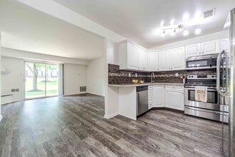 Abrams Run Apartment Homes in King of Prussia, PA - Foto de edificio - Building Photo