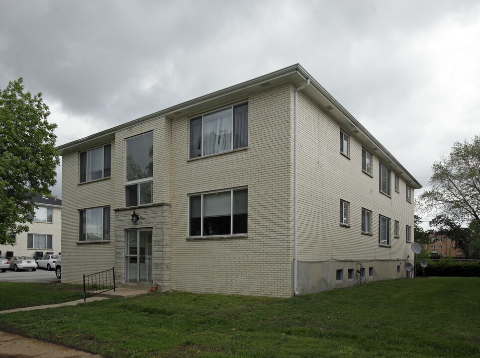 Benedict Estates in St. Louis, MO - Foto de edificio