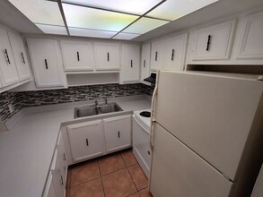 3425 Tricon Ln in Holiday, FL - Building Photo - Building Photo