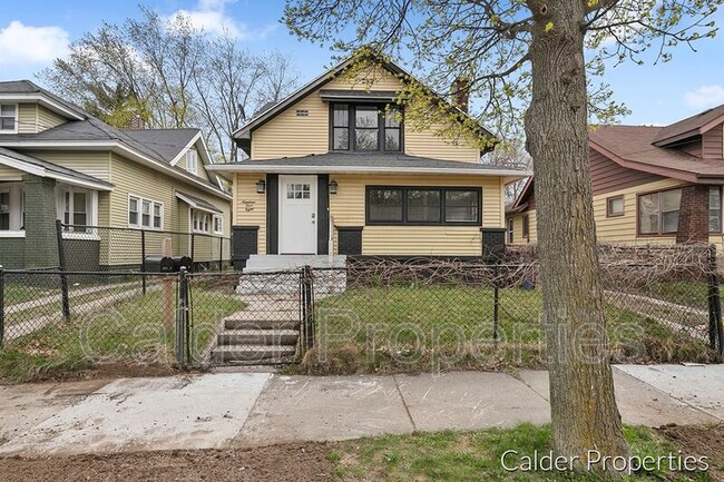property at 1948 Collins Ave SE