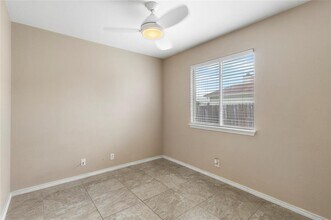 318 Mitchell Dr in Hutto, TX - Building Photo - Building Photo
