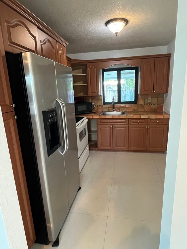 8120 SW 14th Ter in Miami, FL - Building Photo - Building Photo