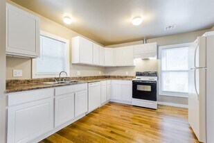 109 N 9th St in Manhattan, KS - Building Photo