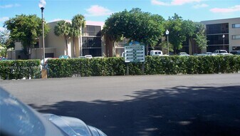 8045 SW 107th Ave in Miami, FL - Building Photo