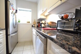 136 Newton St, Unit 4 in Boston, MA - Building Photo