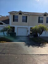 682 Green Valley Rd in Palm Harbor, FL - Building Photo