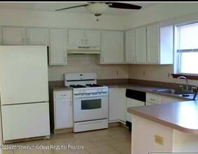 319 Church St in Belford, NJ - Building Photo - Building Photo