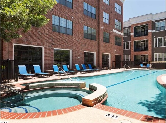 property at 1002 San Marcos St