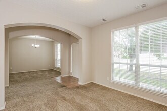 2504 Frontier Dr in Grand Prairie, TX - Building Photo - Building Photo