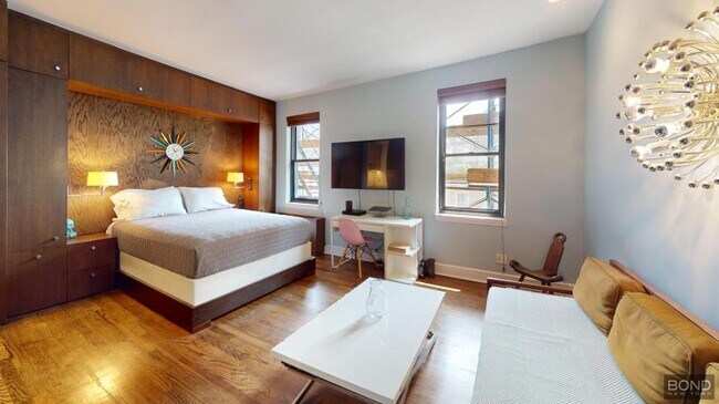 61 Horatio St in New York, NY - Building Photo - Building Photo