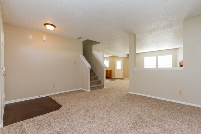 2274 Summerwood Ln in Greenwood, IN - Building Photo - Building Photo