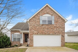 126 Sumner Meadows Ln in Hendersonville, TN - Building Photo