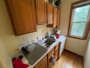 37 Hancock St, Unit 2 in Somerville, MA - Building Photo - Building Photo