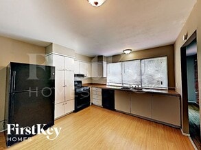 3558 Whispering Woods Dr in Florissant, MO - Foto de edificio - Building Photo