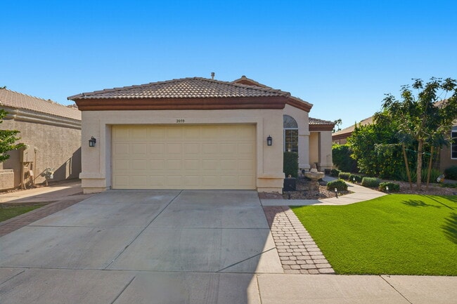 2059 E Huron Ct in Gilbert, AZ - Foto de edificio - Building Photo