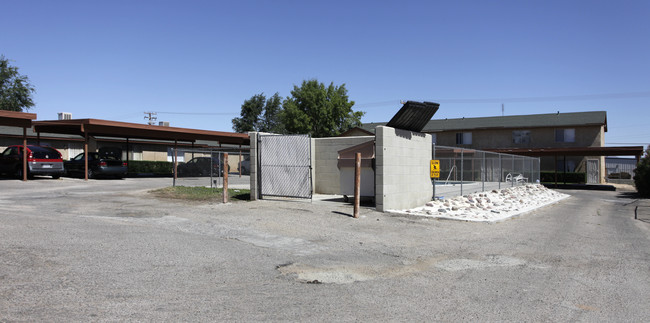 17450 Sequoia Ave in Hesperia, CA - Building Photo - Building Photo