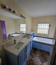 8779 Pin Oak Dr in Plantersville, TX - Building Photo - Building Photo