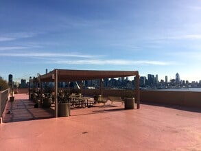 6040 Boulevard E, Unit 30B in West New York, NJ - Building Photo - Building Photo
