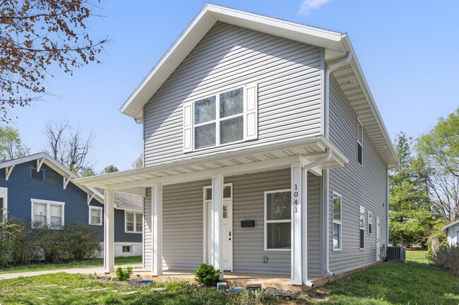 1041 E Delmar St in Springfield, MO - Building Photo - Building Photo