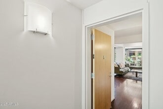 7151 E Rancho Vista Dr in Scottsdale, AZ - Building Photo - Building Photo