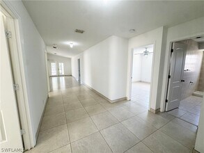 630 105th Ave N in Naples, FL - Building Photo - Building Photo