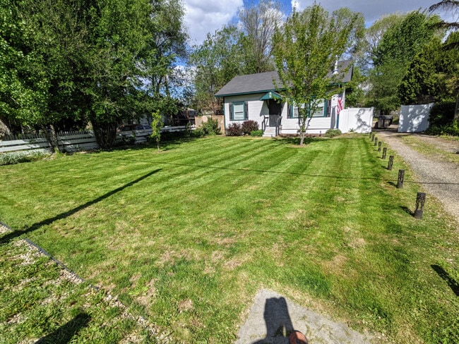 property at 80 N Sugar St