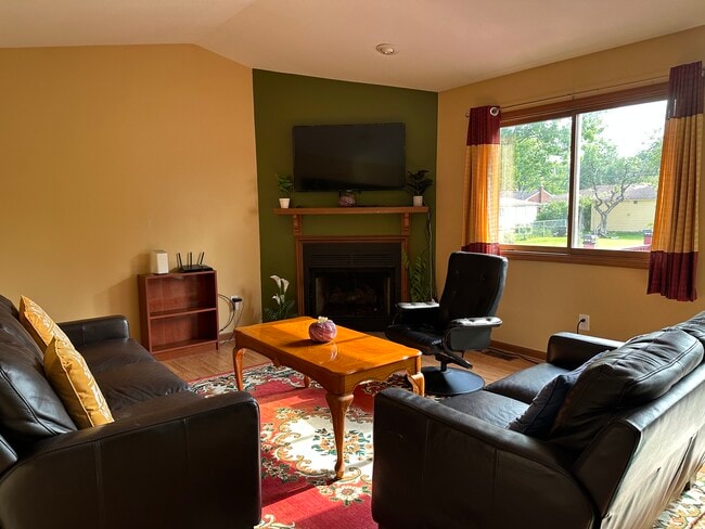 11024 Campbell Ct in Warren, MI - Building Photo - Building Photo