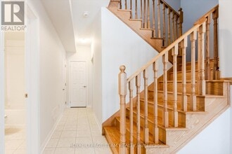 96 Grassbank Rd in Brampton, ON - Building Photo - Building Photo