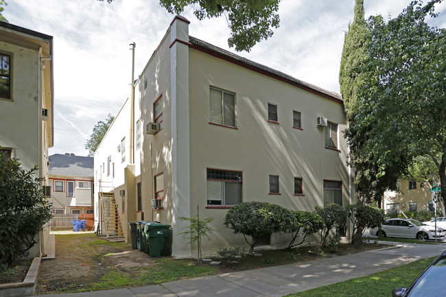 St. Charles Apartments in Sacramento, CA - Foto de edificio - Building Photo