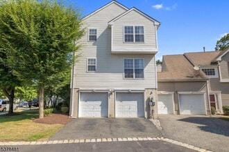 18 Brock Ln in Hackettstown, NJ - Building Photo - Building Photo