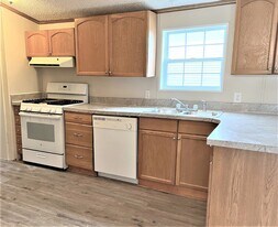 288 Partridge Dr in Grand Blanc, MI - Building Photo