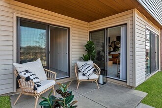 Albion on Northwest in Palatine, IL - Building Photo - Building Photo