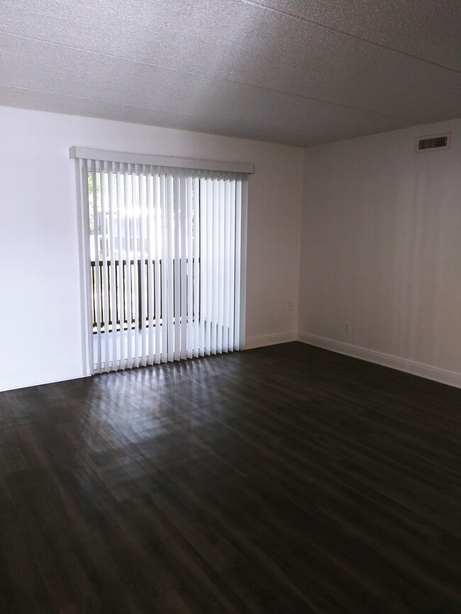 5550 Terrace Ct in Temple Terrace, FL - Building Photo - Building Photo