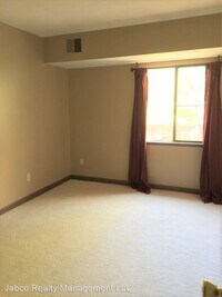802 Stratford Dr photo'