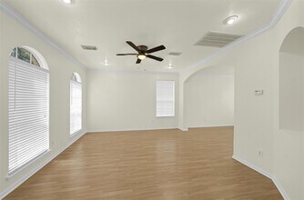 15322 Vintage Oak Ln in Sugar Land, TX - Building Photo - Building Photo