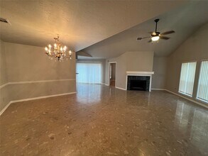 12830 Careywood Dr in Sugar Land, TX - Building Photo - Building Photo
