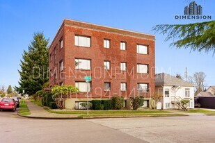 2331 Rockefeller Ave in Everett, WA - Building Photo