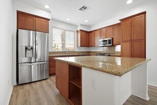 13145 Michael Monsoor Ct in Garden Grove, CA - Building Photo