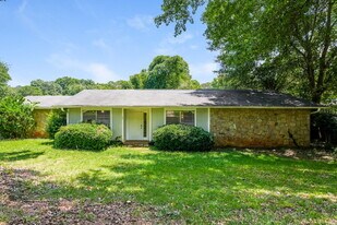 1250 Allgood Rd in Stone Mountain, GA - Building Photo