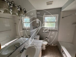 432 S Harefoote St in Holland, OH - Building Photo - Building Photo