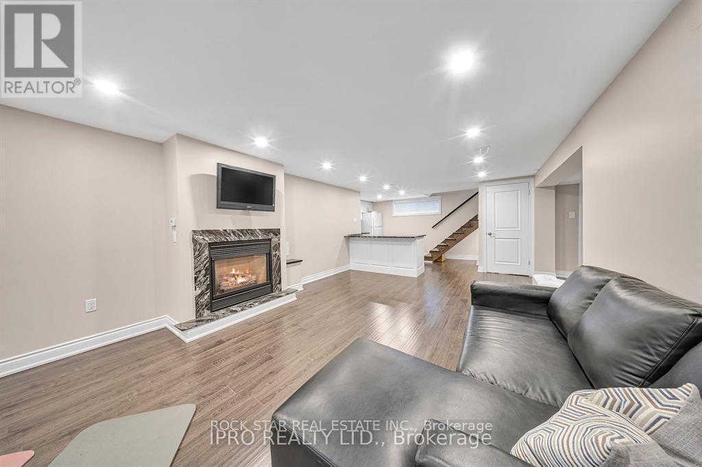 126 W 26th St in Hamilton, ON - Building Photo