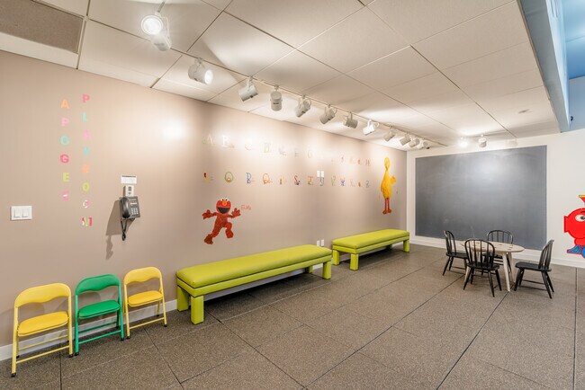 250 Gorge Rd, Unit 12K in Cliffside Park, NJ - Building Photo - Building Photo